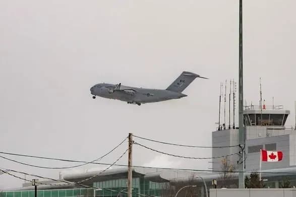 v-ukrayinu-letit-pershiy-tank-leopard-2-vid-kanadi