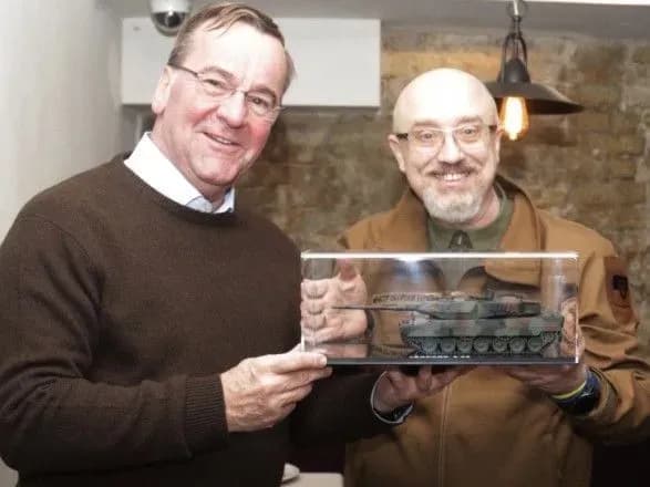 do-kiyeva-pribuv-pershiy-leopard-dali-yikh-bude-bilshe-reznikov