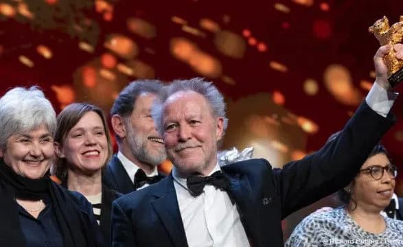 golovnu-nagorodu-na-berlinale-otrimav-film-pro-psikhiatrichnu-kliniku