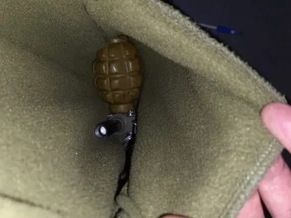 u-kiyevi-na-stantsiyi-metro-minska-pravookhorontsi-znayshli-u-pasazhira-granatu