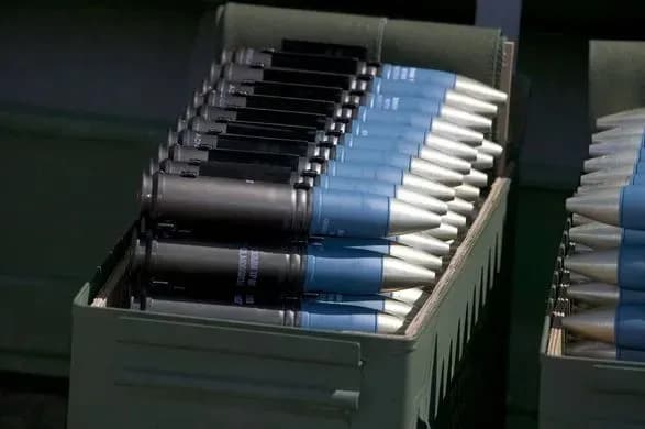 britaniya-zvinuvatila-putina-u-poshirenni-nepravdivoyi-informatsiyi-schodo-zbidnenogo-uranu-v-tankovikh-snaryadakh-dlya-ukrayini