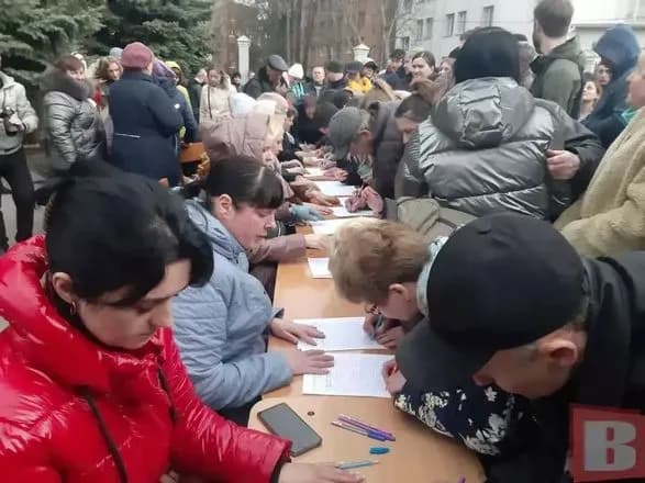 parafiya-soboru-upts-mp-u-khmelnitskomu-de-pobili-viyskovogo-pereyshla-do-ptsu