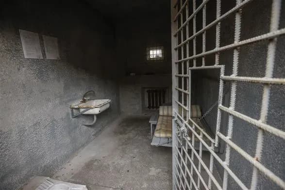 putin-pidpisav-zakon-pro-dovichne-pozbavlennya-voli-za-derzhzradu