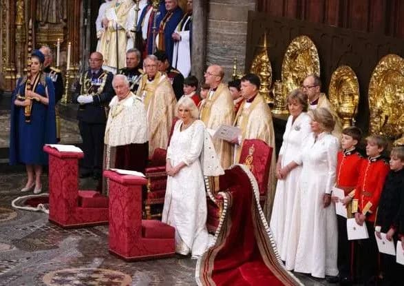 korol-charlz-iii-uviyshov-do-vestminsterskogo-abatstva-dlya-koronatsiyi