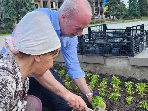 posol-frantsiyi-vidvidav-izyum