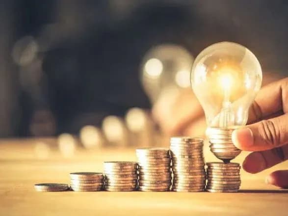 vdarit-po-biznesu-dlya-naselennya-poki-niyakikh-zmin-ne-bude-ekspert-pro-pidvischennya-tarifiv-na-rozpodil-e-e-dlya-oblenergo