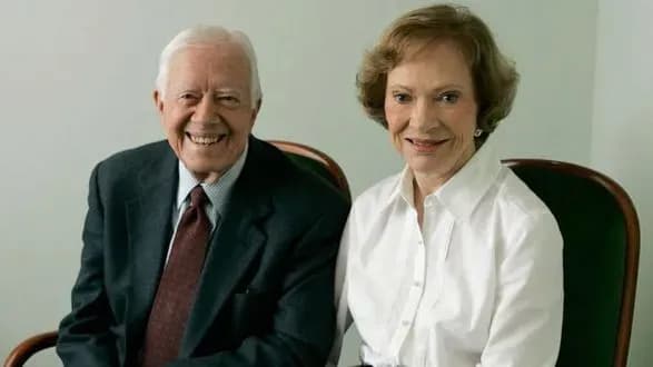 v-kolishnoyi-pershoyi-ledi-ssha-rozalin-karter-diagnostuvali-dementsiyu