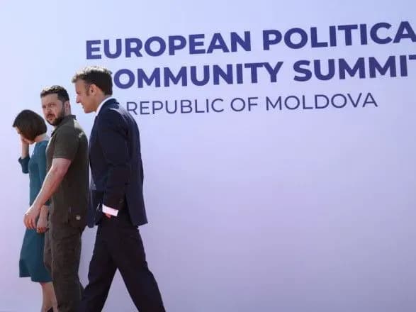 ukrayina-ta-frantsiya-gotuyut-ofitsiyne-rishennya-schodo-navchannya-ukrayinskikh-pilotiv-na-vinischuvachakh-zayava-prezidentiv