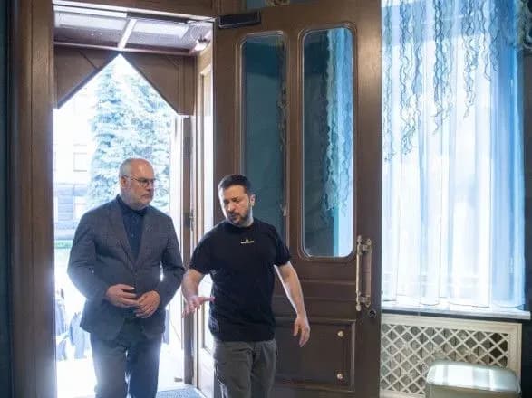 zelenskiy-rozpoviv-prezidentu-estoniyi-pro-nagalni-potrebi-ukrayinskoyi-armiyi