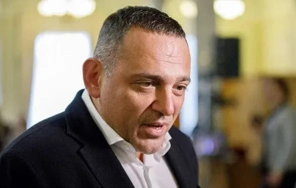 buzhanskiy-vidmovivsya-perekhoditi-na-ukrayinsku-v-efiri-novin-danilov-poradiv-nardepu-zabiratisya-z-politiki