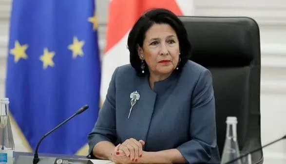 prezident-gruziyi-zaproponuvala-odyagti-na-saakashvili-elektronniy-braslet