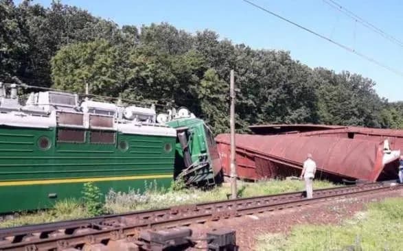 na-byelgorodschini-ziyshli-z-reyok-15-vagoniv-vantazhnogo-potyaga