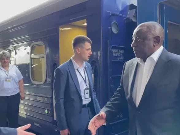 do-ukrayini-pribuv-prezident-par