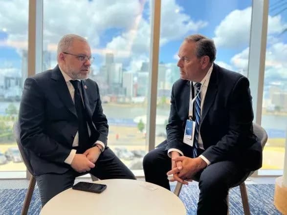 kanada-vidpravit-svoyikh-fakhivtsiv-dlya-dopomogi-ukrayini-u-rozvitku-uranovoyi-galuzi