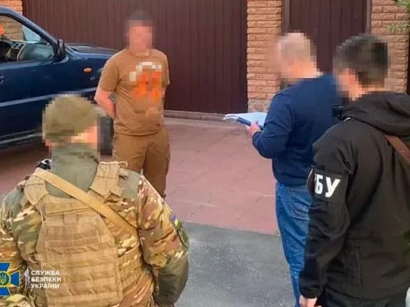 privlasniv-mayzhe-tretinu-zemel-gromadi-na-zhitomirschini-sbu-vikrila-ekschinovnika-derzhgeokadastru