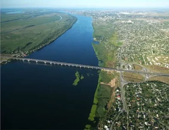 probi-vodi-z-khersonskikh-richok-kilka-pokaznikiv-zabrudnennya-dosi-vische-normi