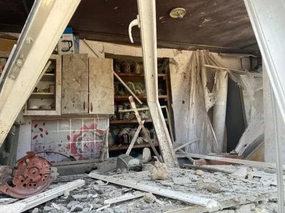 vorog-udariv-po-khersonu-postrazhdali-troye-mirnikh-lyudey