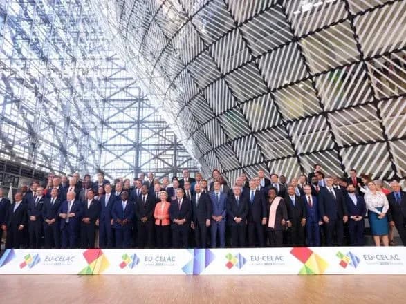 nizka-latinoamerikanskikh-krayin-vchinili-opir-formulyuvannyam-pro-viynu-u-zayavi-samitu-z-yes-reuters