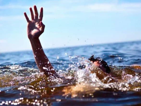 25-lipnya-vsesvitniy-den-zapobigannya-utoplennyam-mizhnarodniy-den-chervonikh-tufel