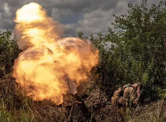 ukrayinski-viyskovi-namagayutsya-rozirvati-tak-zvaniy-sukhoputniy-mist-mizh-ukrayinoyu-i-okupovanim-krimom-nyt