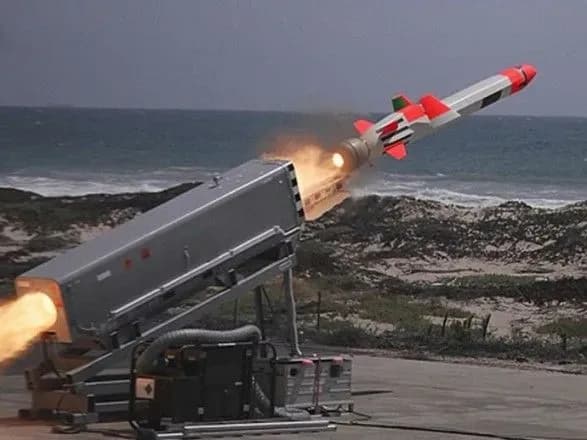 ukrayina-modernizuye-raketi-vlasnogo-virobnitstva-neptun-schob-voni-zmogli-dolitati-do-moskvi-zmi