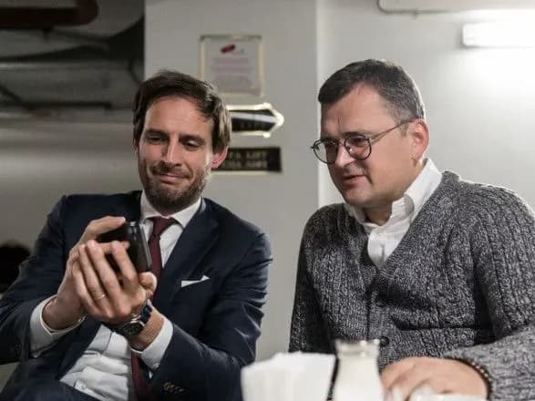 kuleba-vidreaguvav-na-zvilnennya-golovi-mzs-niderlandiv-yakiy-ratuvav-za-peredachu-ukrayini-vinischuvachiv-f-16