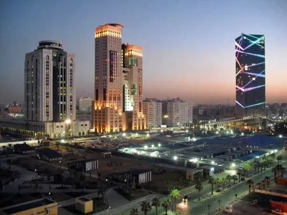 upershe-za-10-rokiv-stolitsya-liviyi-syaye-vognyami-pislya-masovikh-vidklyuchen-elektroenergiyi