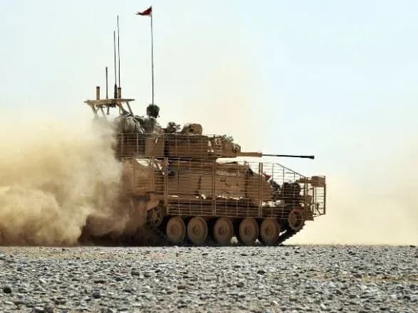 britaniya-peredast-ukrayini-rozviduvalni-bronovi-mashini-scimitar