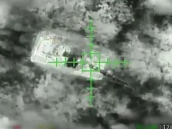 natsgvardiytsi-znischili-tank-yakim-khizuvalisya-rosiyani