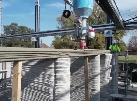 ukrayina-otrimala-vid-ssha-promislovi-3d-printeri-drukuvatimut-zapchastin-do-tekhniki-na-poli-boyu