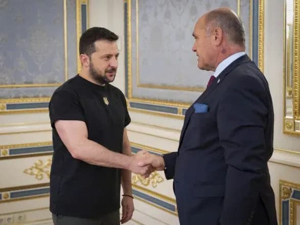 zelenskiy-zustrivsya-iz-prezidentom-natsradi-avstriyi-govorili-pro-vikonannya-rekomendatsiy-yevrokomisiyi