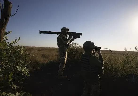 biliy-dim-dumaye-vikoristati-granti-derzhdepartamentu-dlya-kupivli-zbroyi-dlya-ukrayini