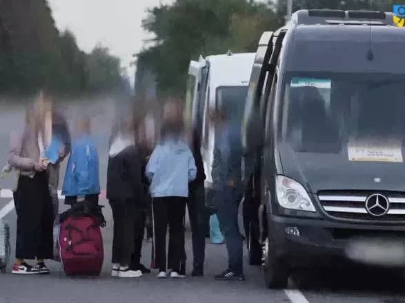 sche-19-ukrayinskikh-ditey-vdalos-povernuti-z-okupovanikh-teritoriy