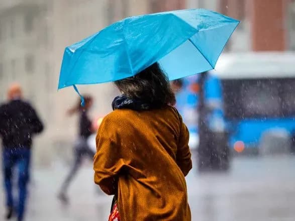 u-kiyevi-ochikuyutsya-porivi-vitru-15-20-m-s-ukrgidromettsentr