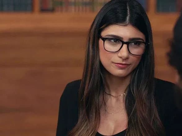 playboy-rozirvav-stosunki-z-pornozirkoyu-cherez-pidtrimku-napadiv-khamas