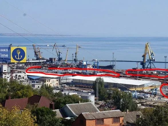 v-okupovanomu-mariupoli-vpershe-zafiksuvali-odrazu-tri-sudna-bilya-prichaliv-pid-zavantazhennya