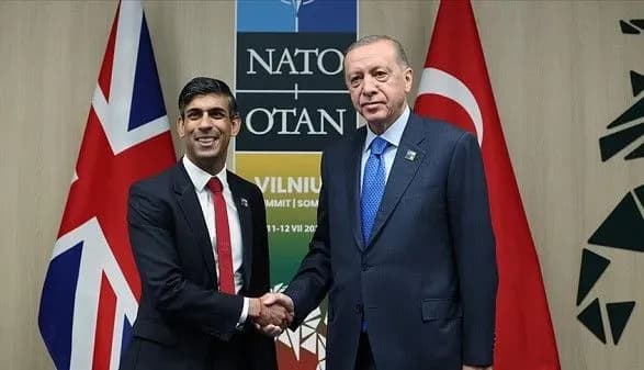 erdogan-obgovoriv-iz-liderami-britaniyi-ta-iranu-situatsiyu-v-izrayili-detali