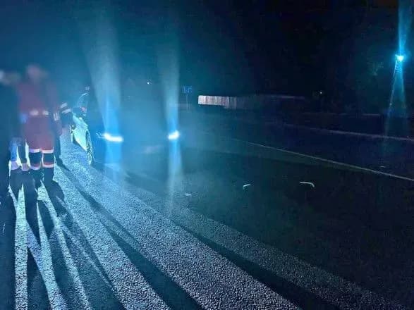 na-kiyivschini-vodiy-na-bmw-nayikhav-na-dvokh-pishokhodiv