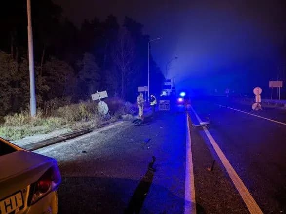 na-blokpostu-bilya-kiyeva-vodiy-legkovika-na-smert-zbiv-viyskovosluzhbovtsya-scho-vidomo