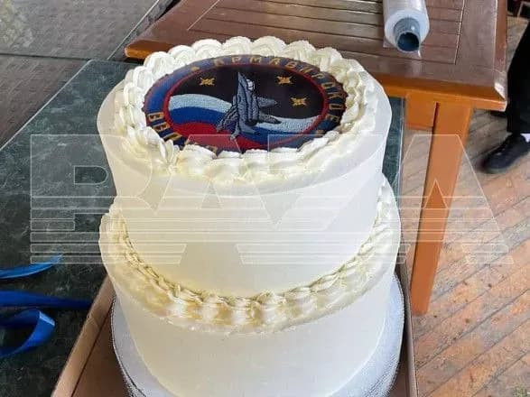 u-rosiyi-viyskovim-lotchikam-podaruvali-otruyeni-tort-i-alkogol