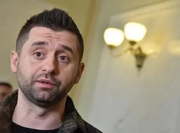 u-sluzi-narodu-anonsuvali-zvilnennya-odnogo-z-ministriv