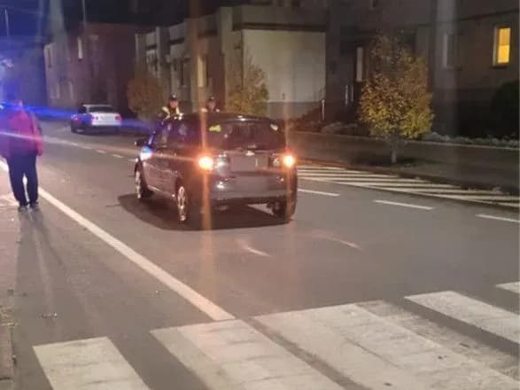 u-chernigovi-vodiy-zbiv-dvokh-ditey-na-neregulovanomu-perekhodi