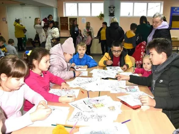 skarbnichka-zdorovya-za-pidtrimki-mkhp-gromadi-likari-okhmatditu-obstezhili-ponad-300-ditey