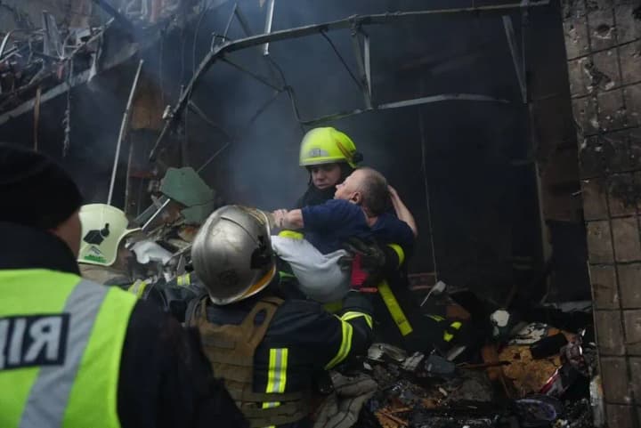 zhertvamy-masovanoi-ataky-rf-staly-vzhe-chetvero-liudei-shchonaimenshe-75-postrazhdaly