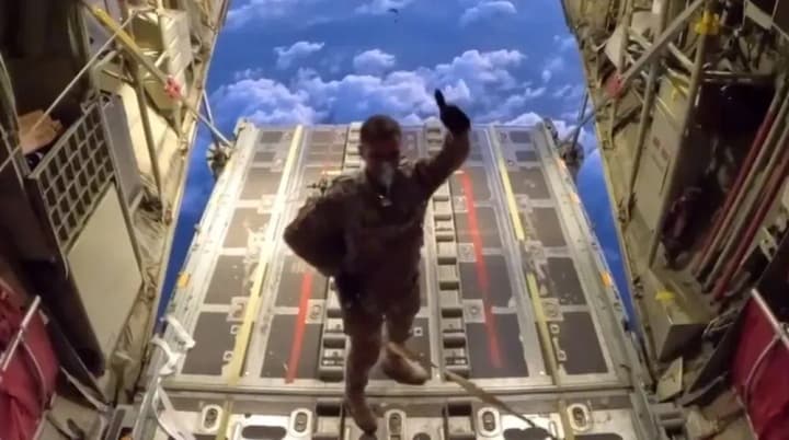 france-and-jordan-drop-7-tons-of-humanitarian-aid-for-gaza-from-planes