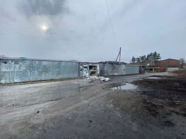 okupanty-za-dobu-obstrilialy-ponad-20-naselenykh-punktiv-kharkivshchyny-zahynula-litnia-zhinka-ye-poranena