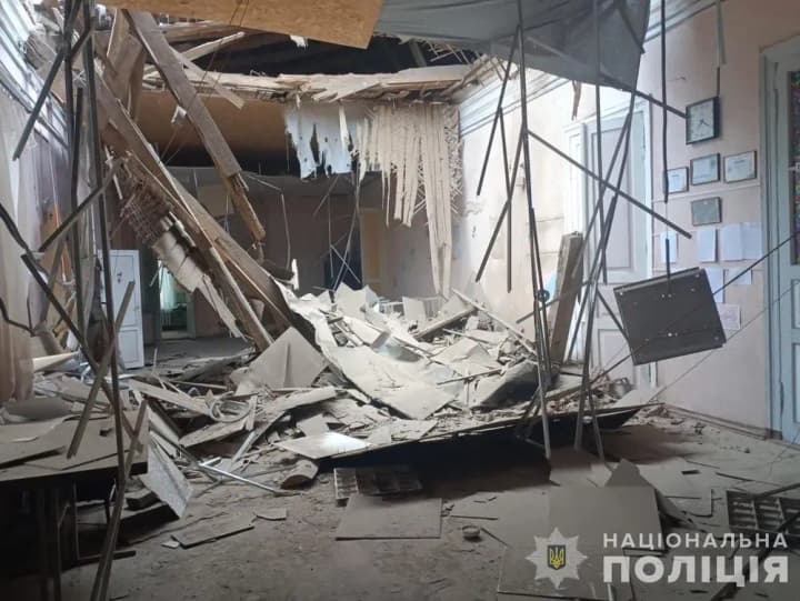 nikopol-shelled-by-russian-army-in-the-morning-lyceum-damaged-woman-wounded-ministry-of-internal-affairs