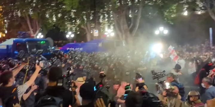 georgian-president-calls-on-security-forces-to-stop-dispersing-protesters-in-tbilisi