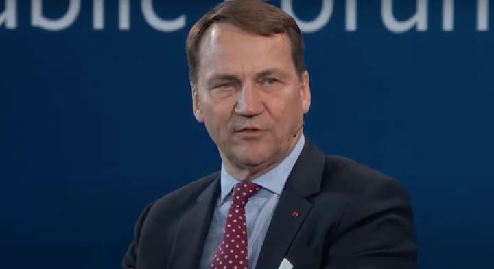 several-thousand-people-have-already-registered-to-join-the-ukrainian-legion-in-poland-sikorsky