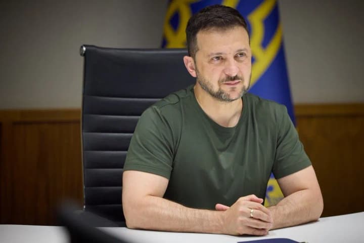 kazhdii-iz-nas-delaet-svoi-vklad-zelenskii-vstretilsya-so-sportsmenami-kotorie-budut-predstavlyat-ukrainu-na-olimpiiskikh-igrakh